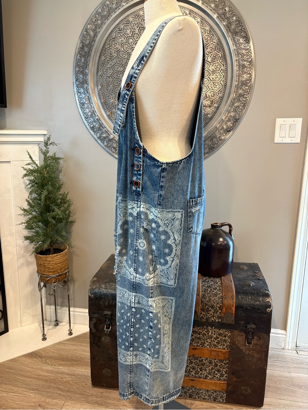 Easel Denim Bandana Patch Wide-Leg Overalls - Blue - Picture 6 of 14
